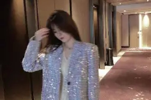 原来她早已结婚丈夫是国家一级演员如今定居上海被家人宠成宝