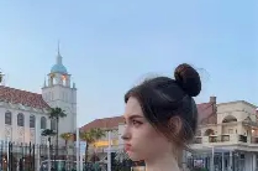 内娱大瓜！顶流隐婚生娃？原配是素人线索直指圈内某位男神